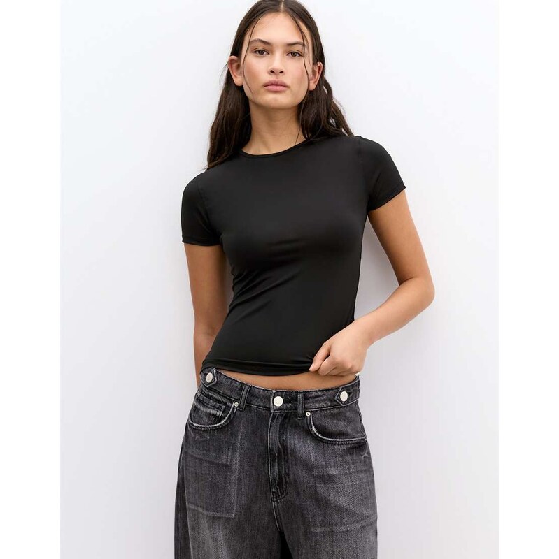 Pull&Bear short sleeve polyamide t-shirt in black 107232402