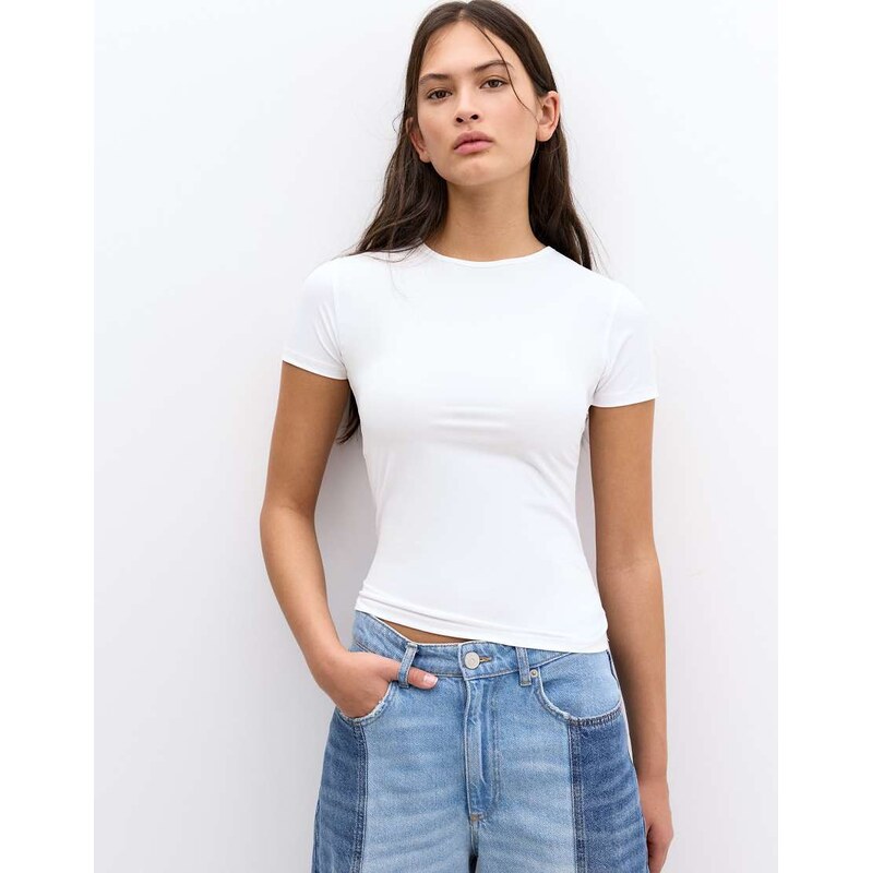 Pull&Bear short sleeve polyamide t-shirt in white 107237045