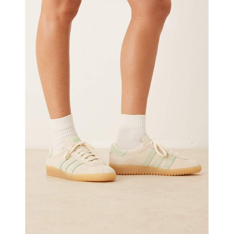 adidas Originals Bermuda trainers in cream and light green-White 107281899