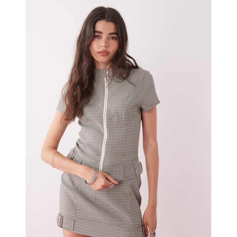 COLLUSION fitted tailored top in mixed check-Multi
