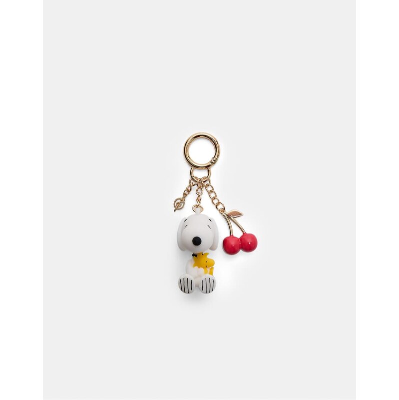 Stradivarius Snoopy charm key ring in white 107282004