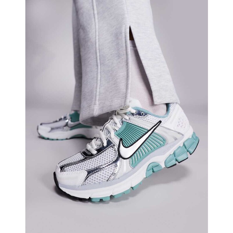 Nike Zoom Vomero 5 unisex trainers in silver and light green