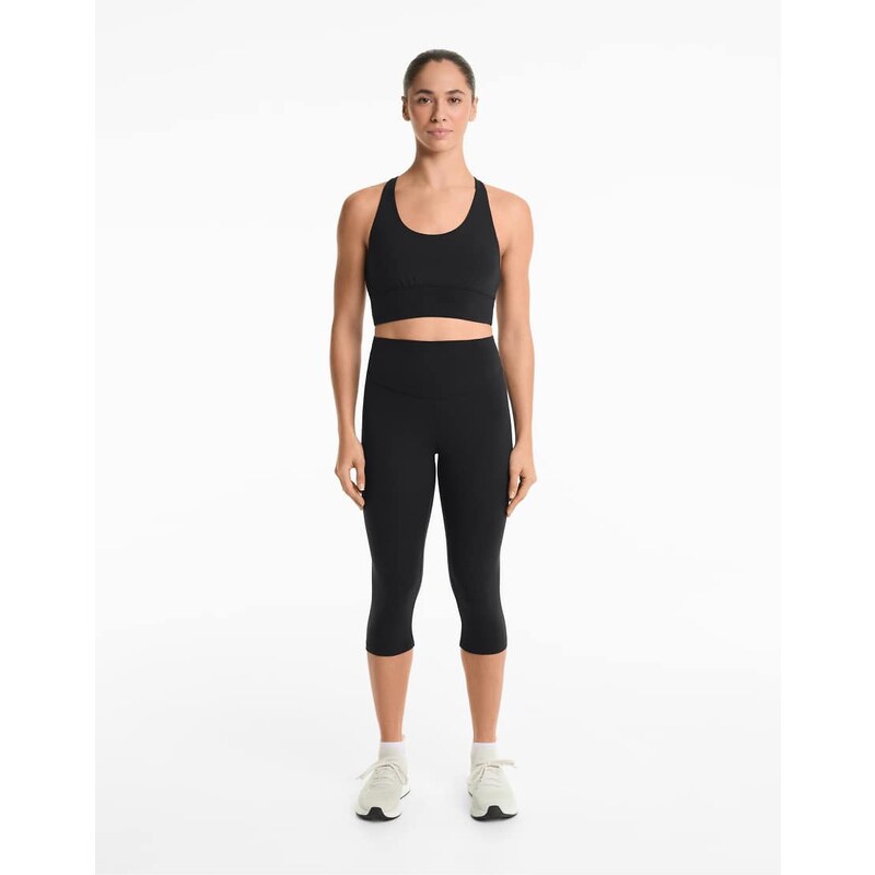 OYSHO Comfortlux high-rise 40cm capri leggings in black 107334373