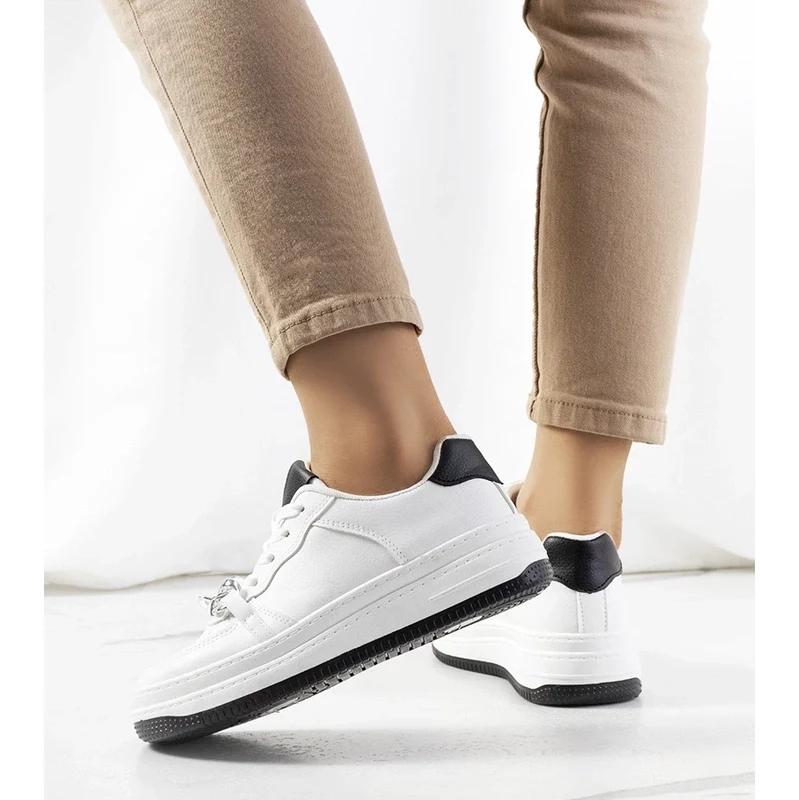 Gemre White sneakers with chain Maring
