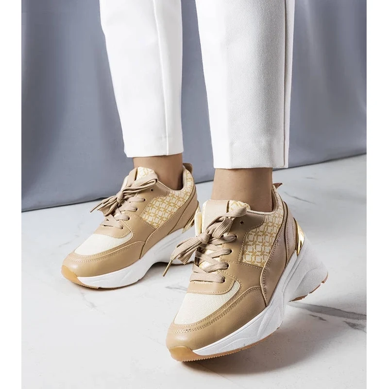 Gemre Beige sneakers decorated with Lora monogram