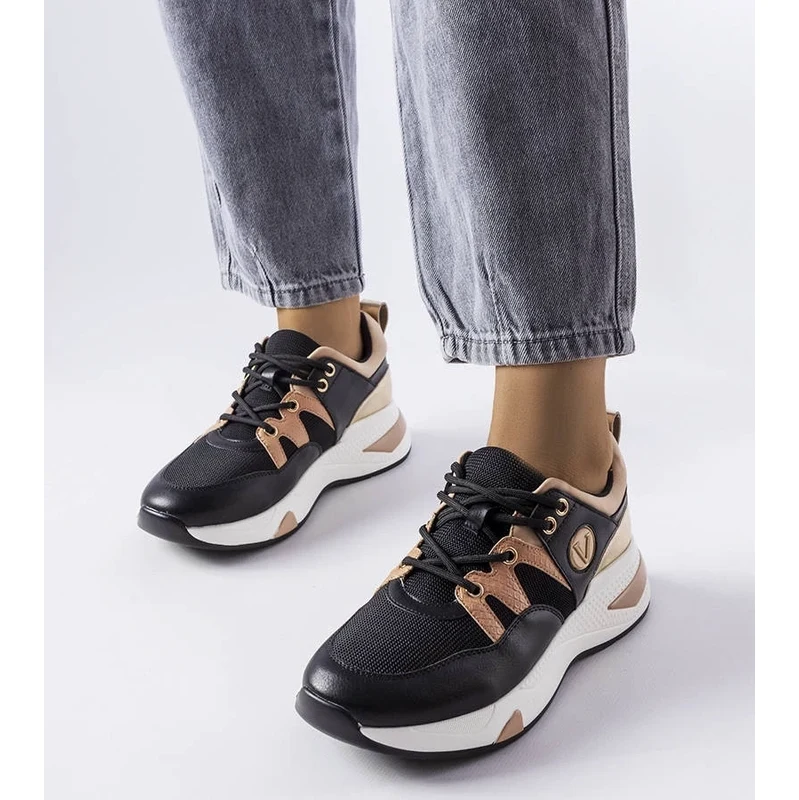 Gemre Black and gold Vinceza sneakers
