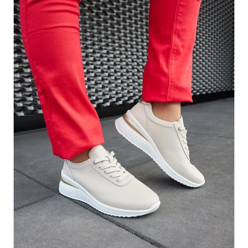 D/CEO White trainers Justar