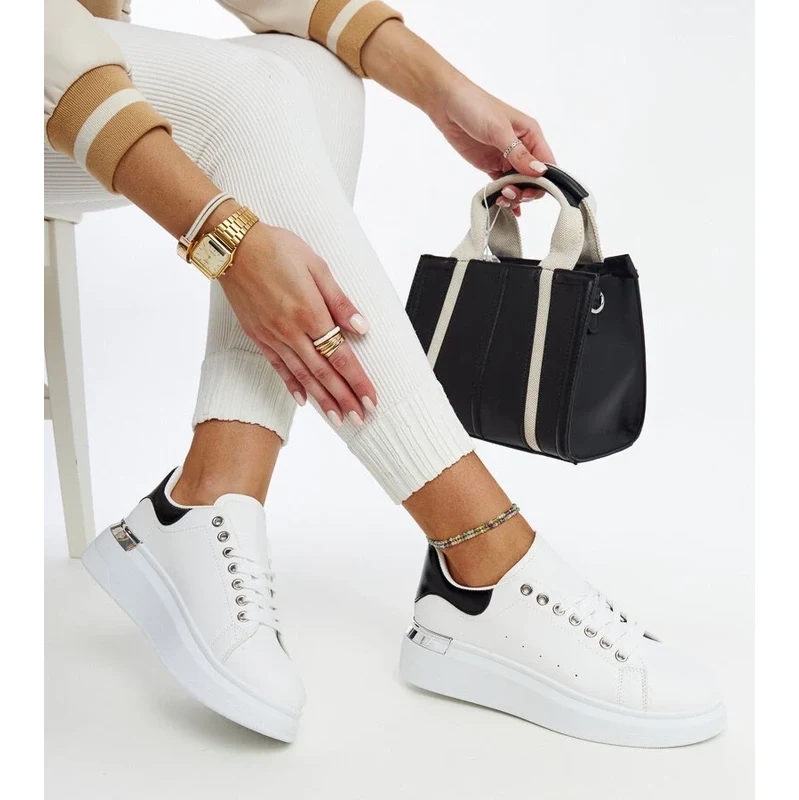 D/CEO White trainers Justar