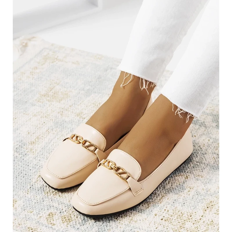 Gemre Beige square-toe loafers Milder