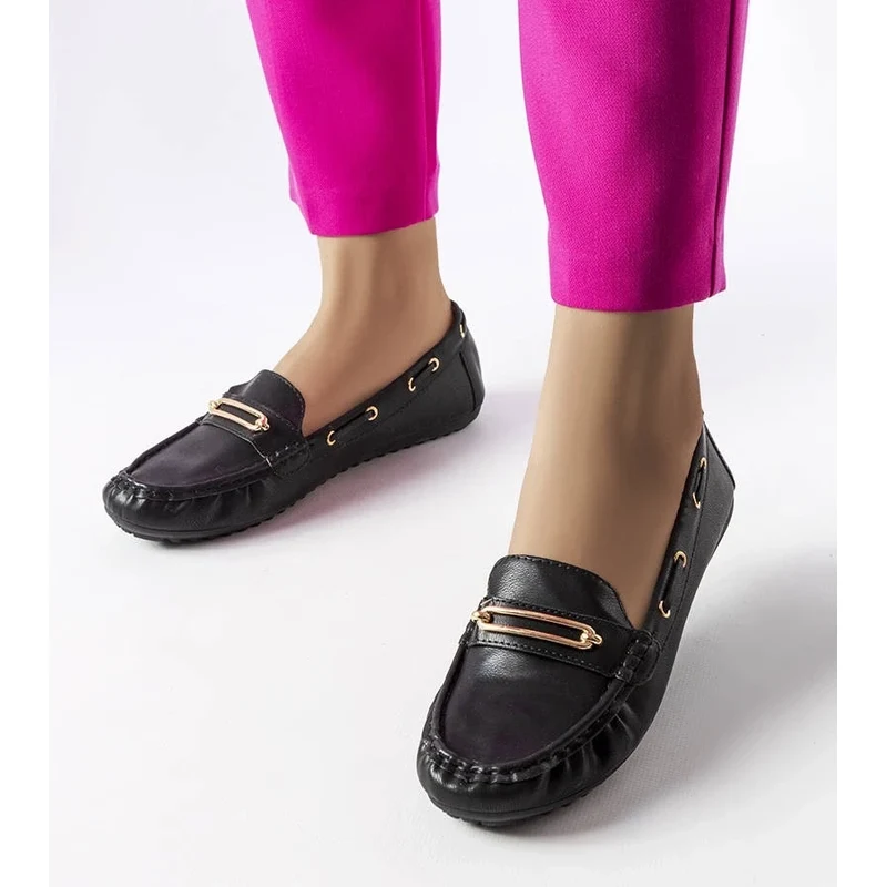 Gemre Black moccasins decorated with a Seattle appliqué 106991251