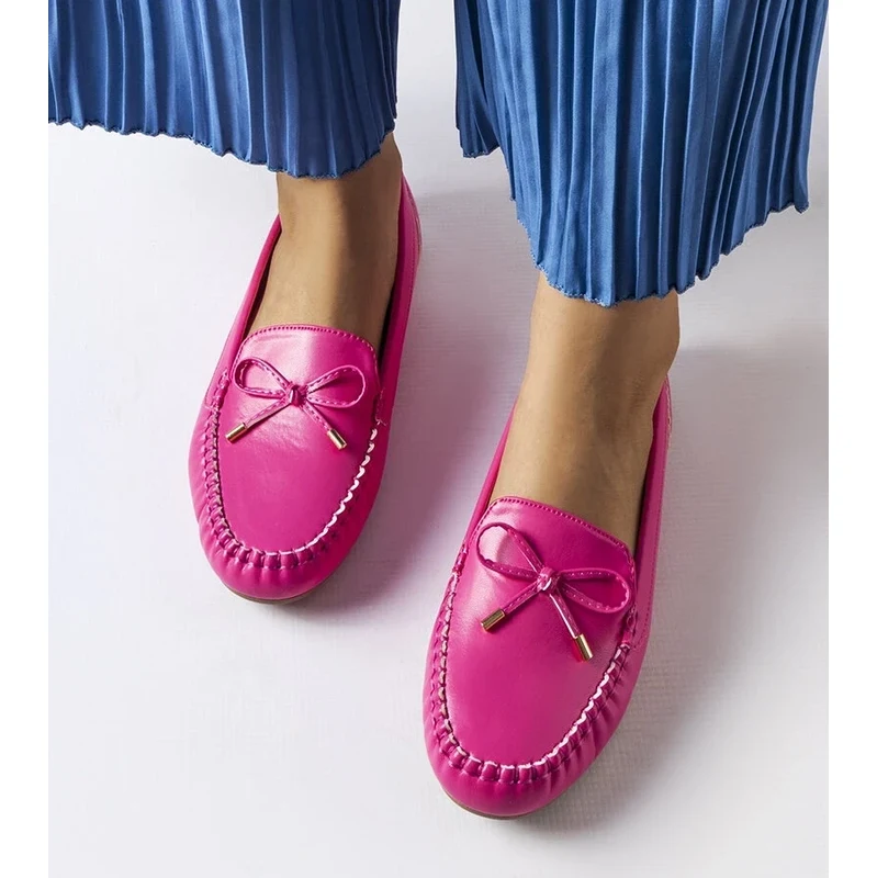Gemre Pink moccasins with a bow Via Foria 106991294