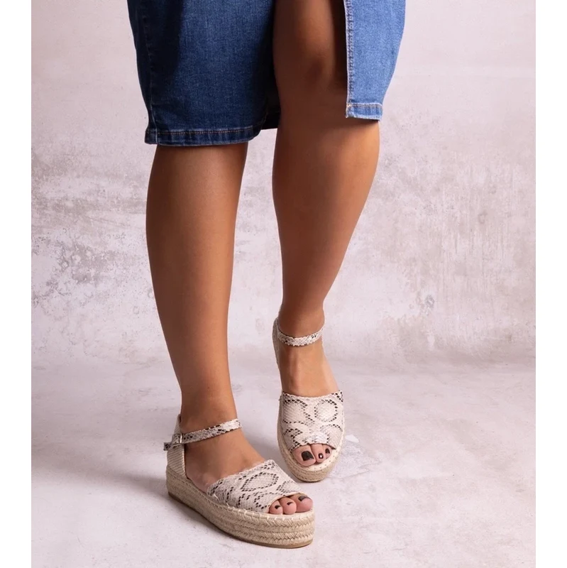 D/CEO Beige sandals Pearl River 106992318