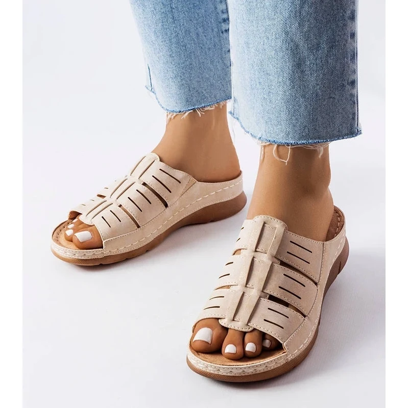 marka niezdefiniowana Beige Wedge Flip-Flops Jersey 106992526