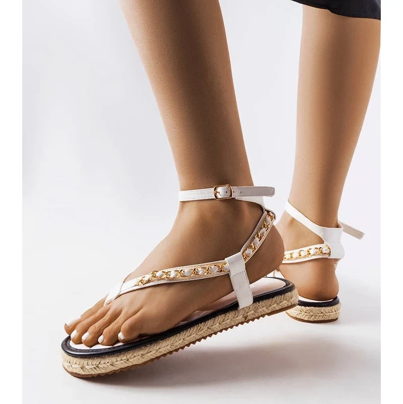 Gemre White sandals adorned with a chain Varieur