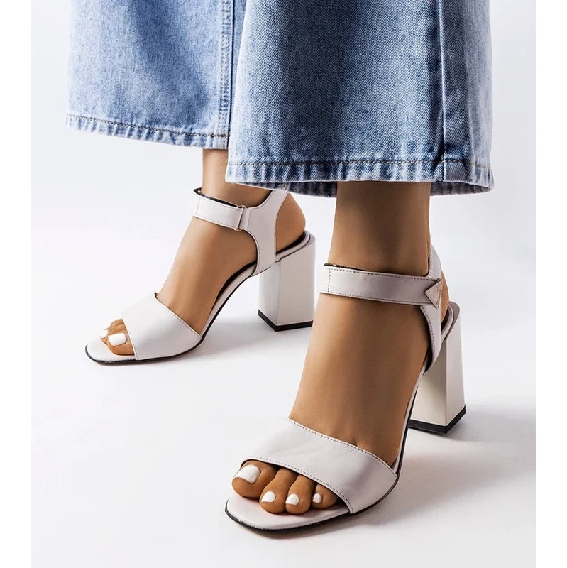 D/CEO Black sandals on a block heel Millo