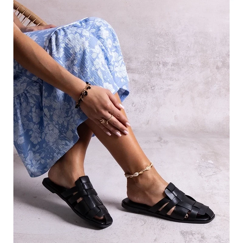 marka niezdefiniowana Black sandals with woven strap Lelio