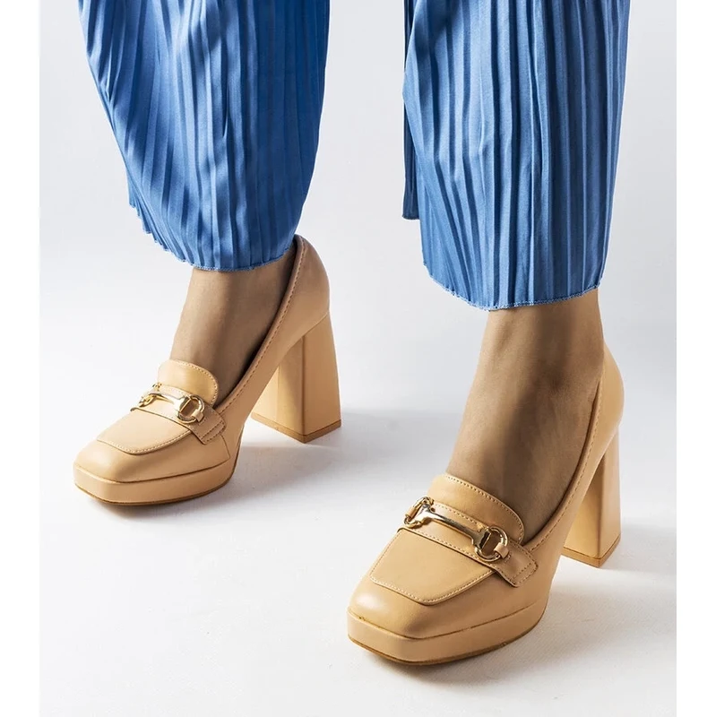 Gemre Beige pumps on a geometric heel Blaiss