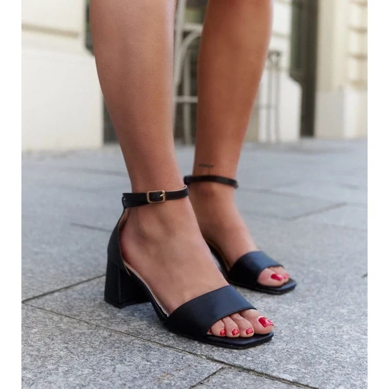 D/CEO Black sandals on a block heel Millo 106993028