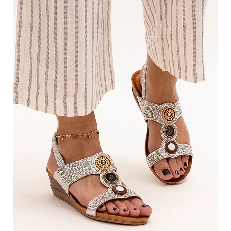 Gemre Azeeza Shiny Low Wedge Sandals 106993072