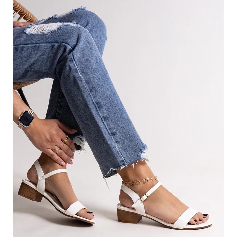 D/CEO Gemre White low-heeled sandals Basina 106993159
