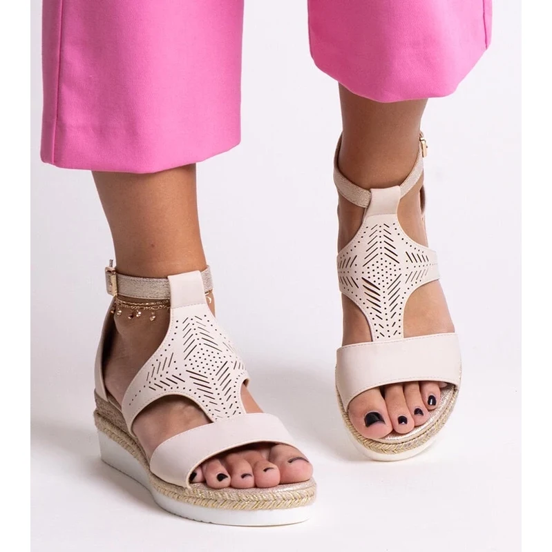 Gemre Beige wedge sandals Tiuma