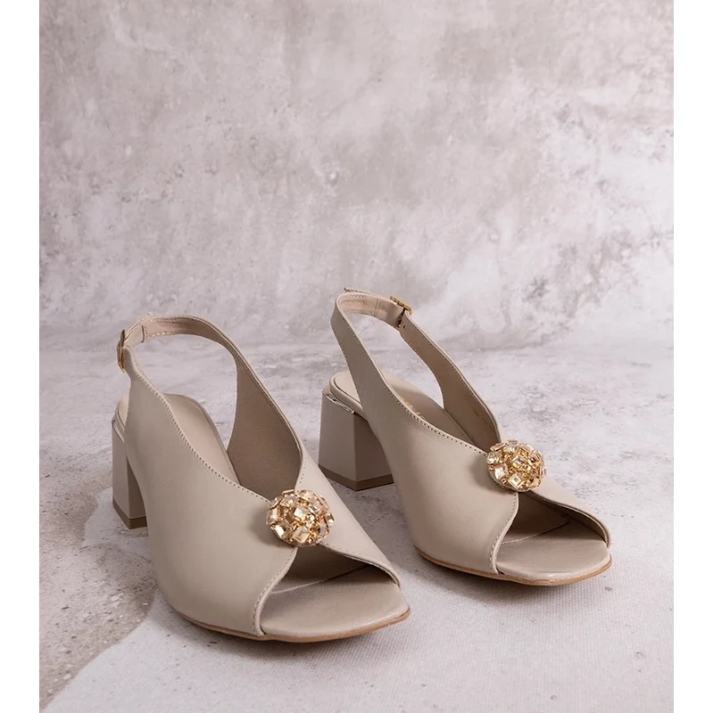 Beige leather block-heeled sandals Karino 106993299