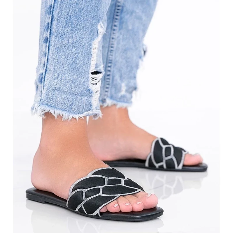 marka niezdefiniowana Black flip-flops with decorative Stormi