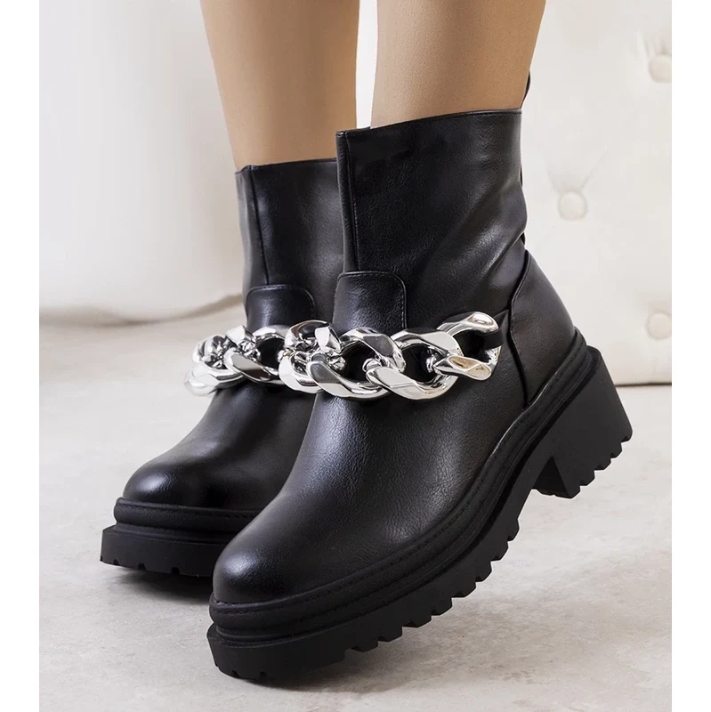 Gemre Black ankle boots on a high sole Alide