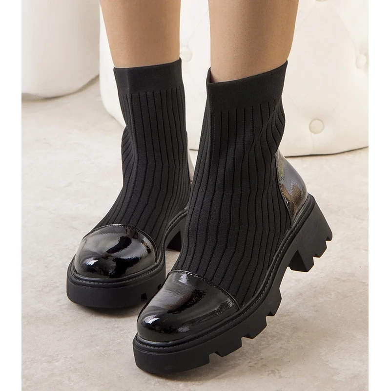Gemre Black ankle boots with a flexible upper Edelmi