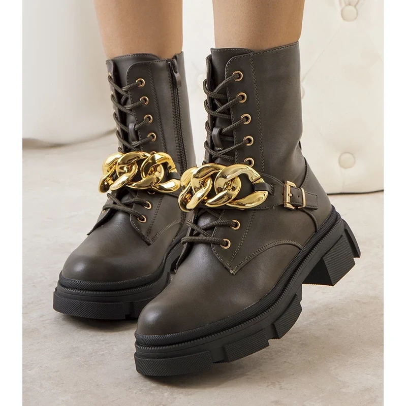 Gemre Green hiking boots with Iversen chain