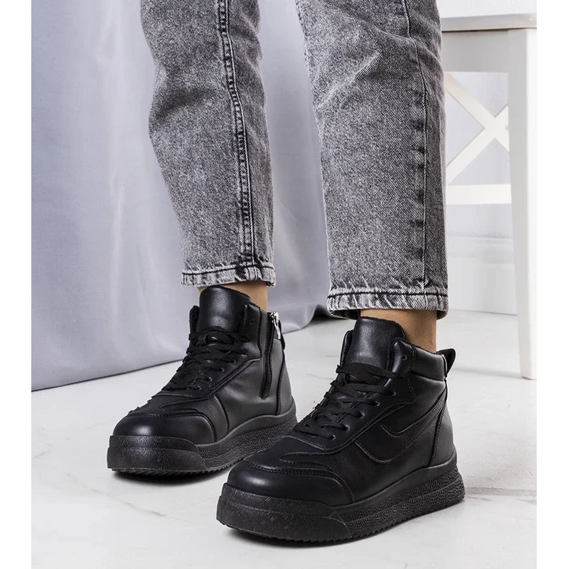 Gemre Black insulated Korti sneakers