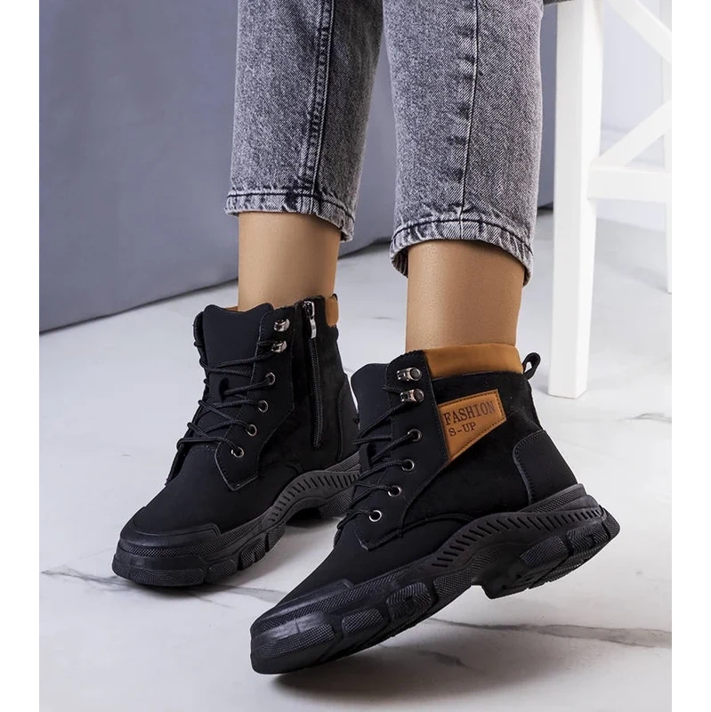 Gemre Black insulated ankle boots Fordla