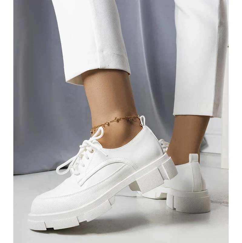 Gemre White lace-up shoes on a chunky sole Kay