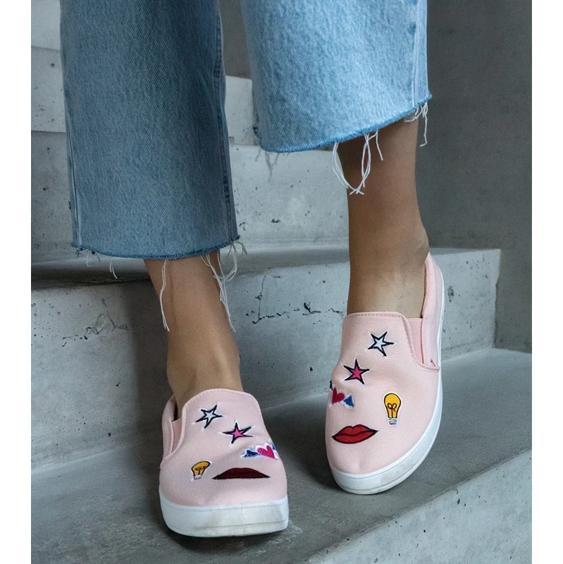 Gemre Pink fabric sneakers with Anais patches 110843650