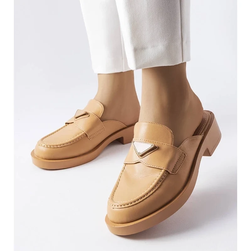 marka niezdefiniowana Brown clogs with closed toe Berkshire