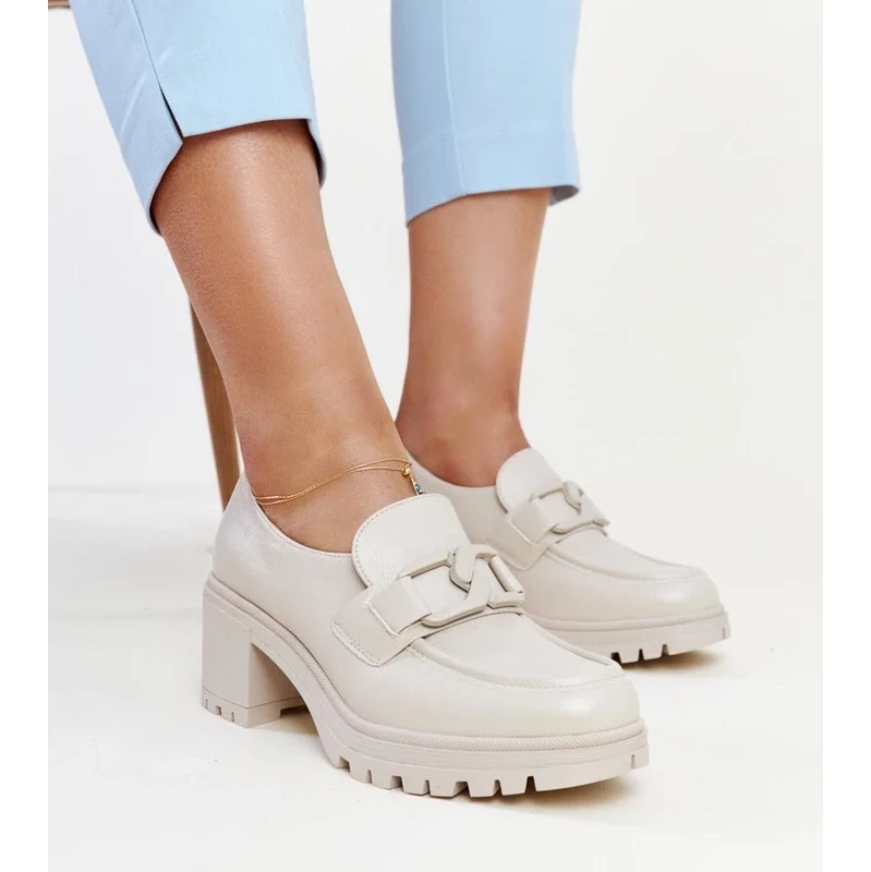 Beige shoes with leather insole Vinceza