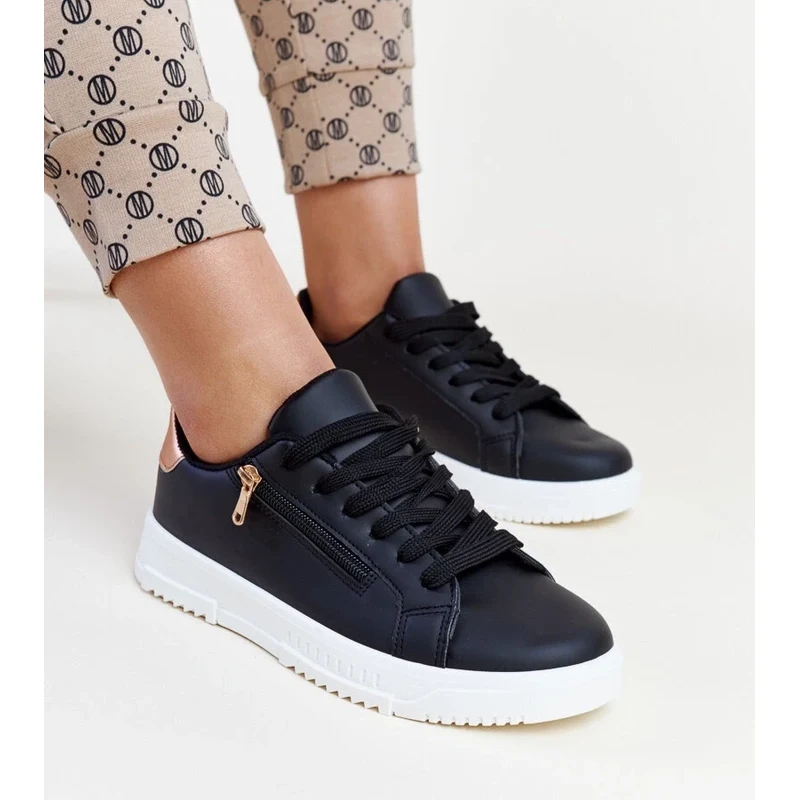 Gemre Black sneakers with a side zipper Shanna