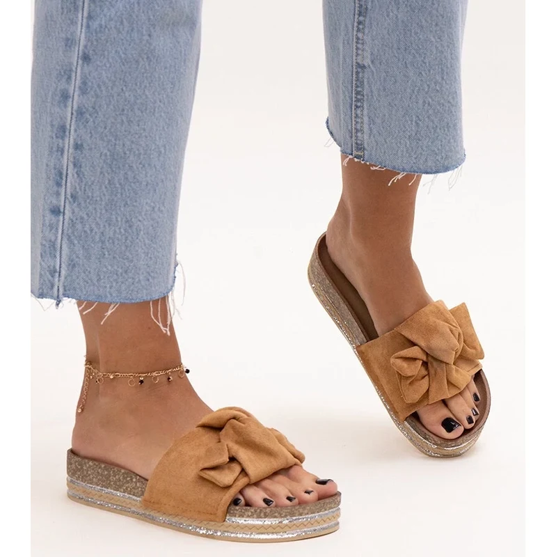 Gemre Brown sandals on a massive sole Peletra