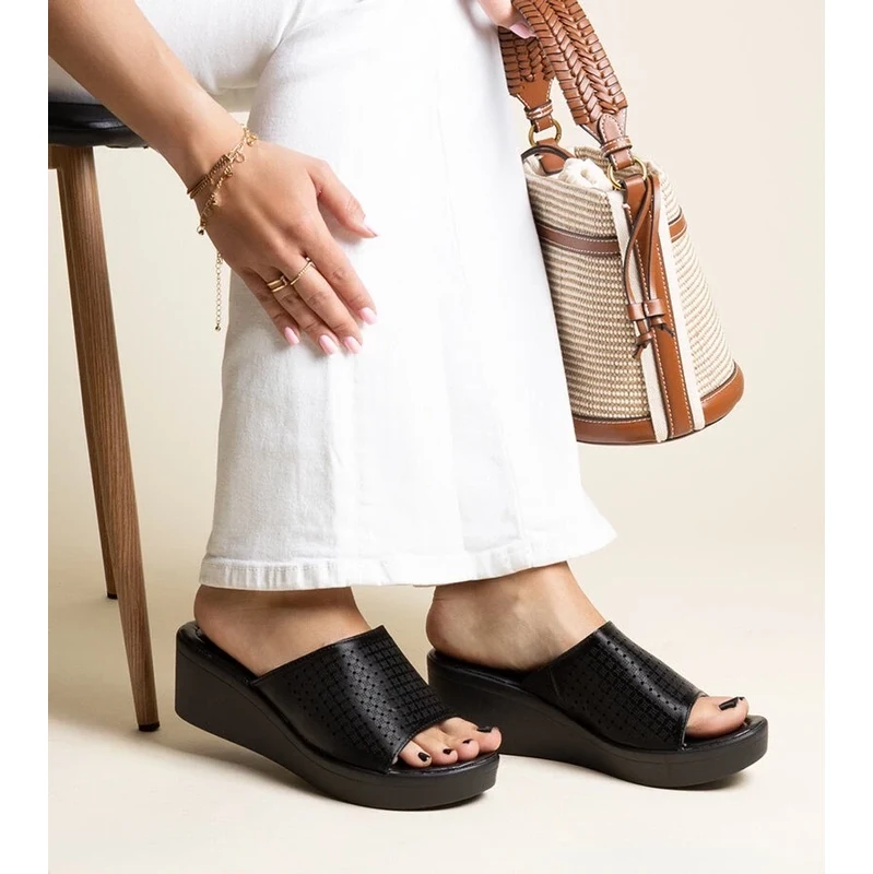 D/CEO Black sandals on a block heel Millo 106995994