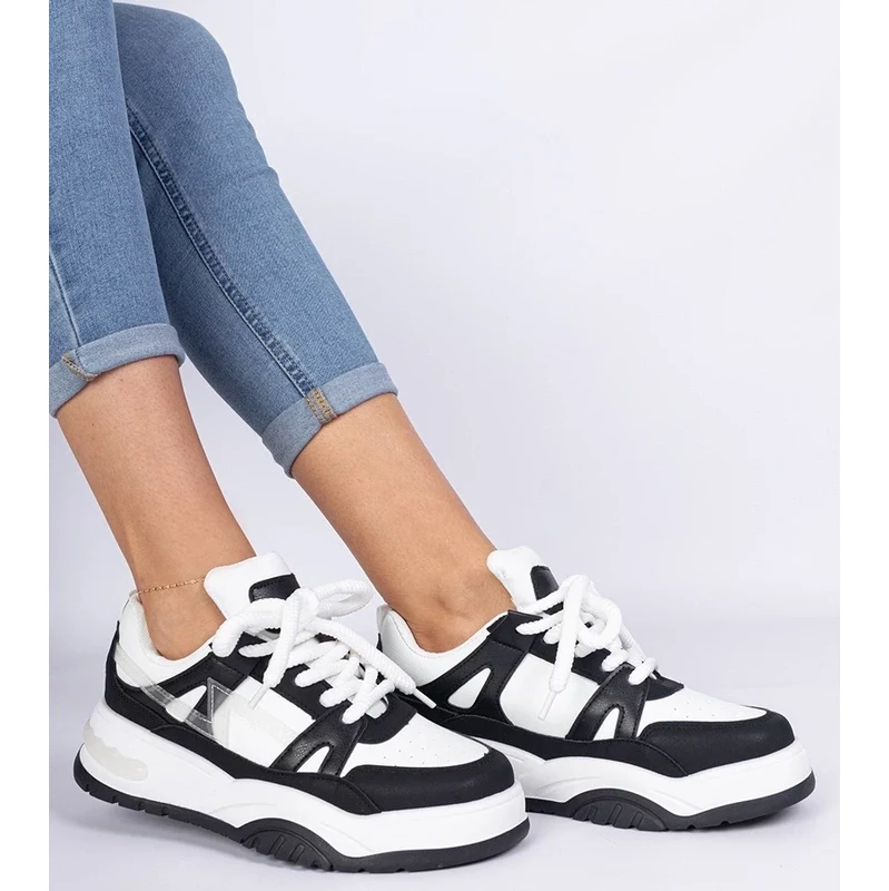 Gemre Black and white sneakers with thick laces Luciana