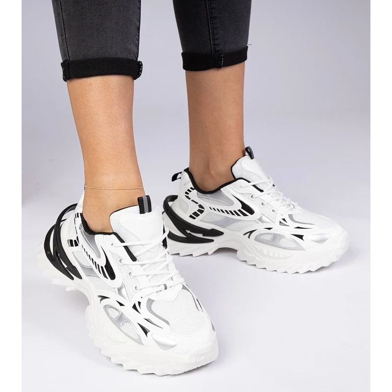 Gemre White sports sneakers on a chunky sole Lirata