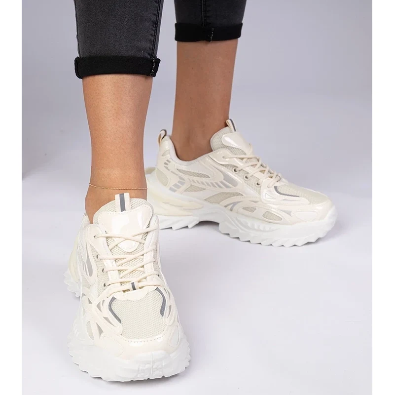 Gemre Beige sports sneakers with a chunky sole Lirata