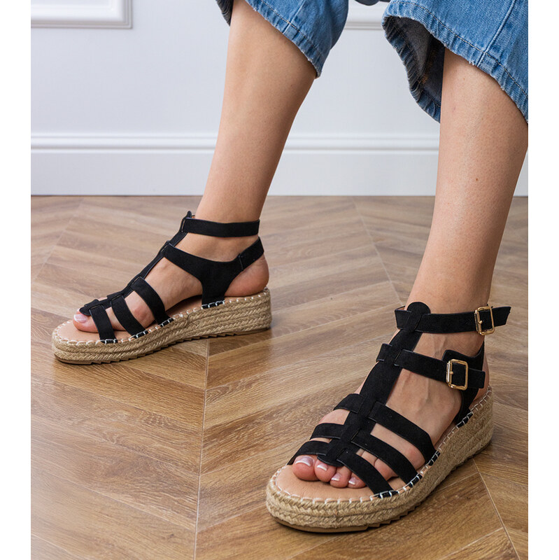 Gemre Black espadrille sandals on a low platform Amur
