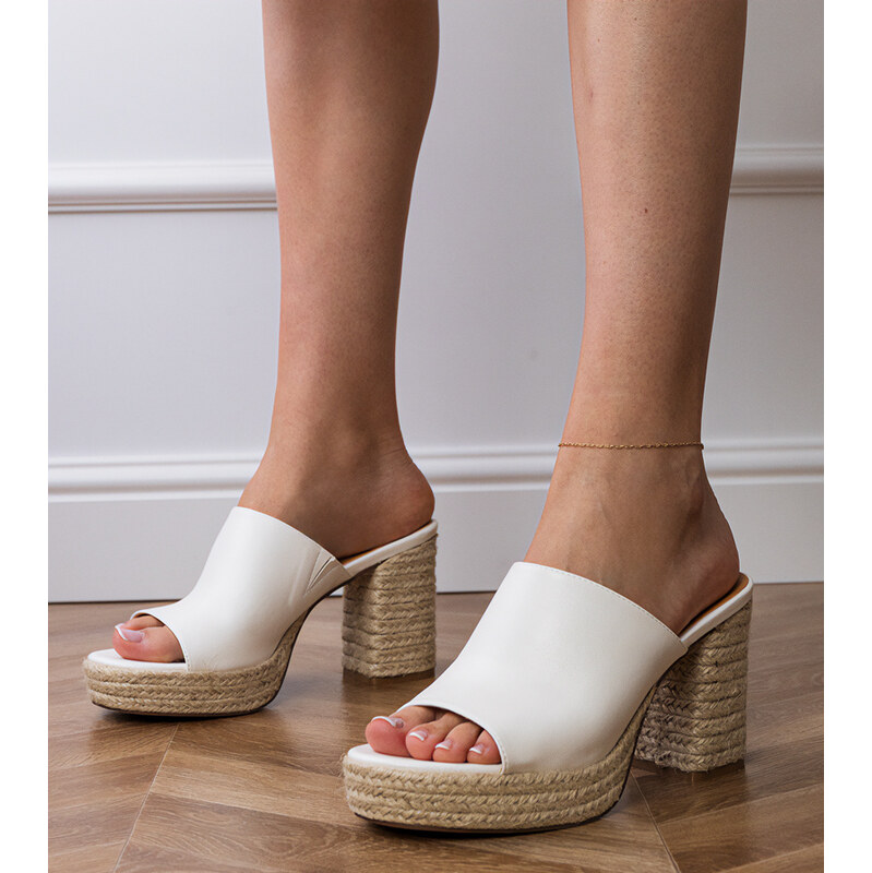D/CEO White wedge espadrille sandals Grande