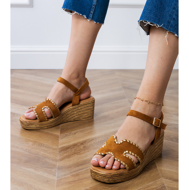 Gemre Brown sandals with embroidery on the edges Lurisa
