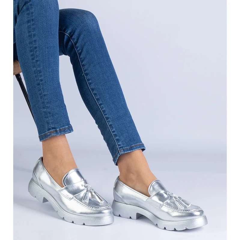 Gemre Silver classic loafers with tassels Esitta
