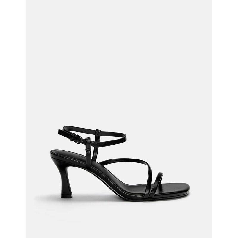 Pull&Bear strappy heeled sandals in black 107617483