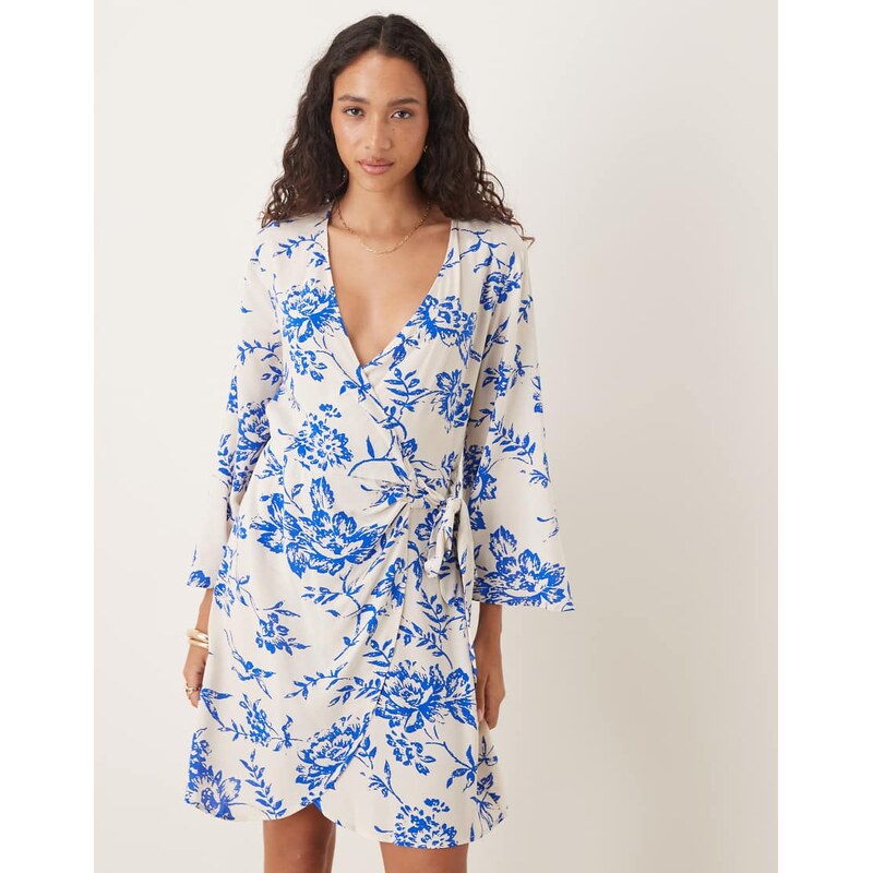 JDY wrap kimono dress in beige with blue floral print 107587681