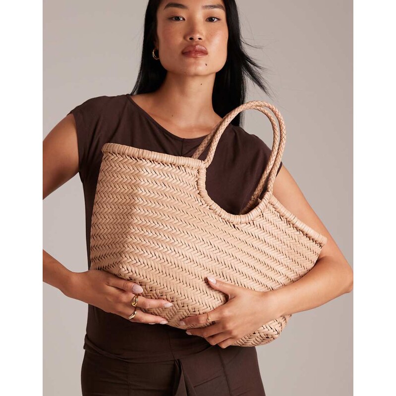Dragon Diffusion Nantucket woven basket bag in sand-White 107609235