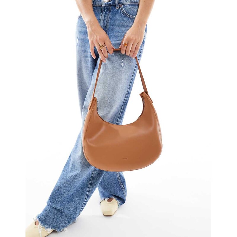 PASQ curved slouch shoulder bag in tan-Brown 107624486